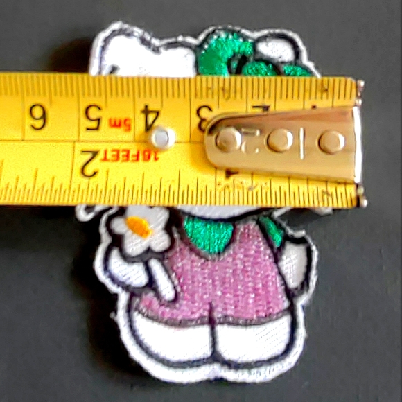NEW Lot of 2 Hello Kitty Patches/Emblems/Appliqués! Sew On & Iron On - Picture 8 of 9